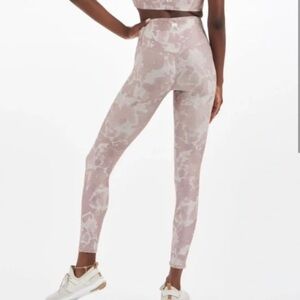 Vuori Pink Patterned Leggings